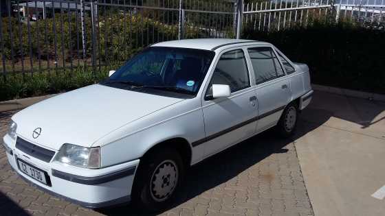 03989 Opel Monza 1.8 GLE low kilos and well looked after