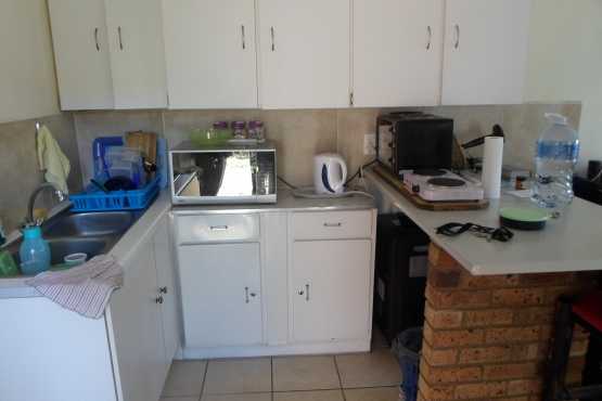 1 bedroom Bachelor garden flat R 3000 pm