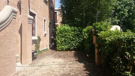 1 Bedroom Flat - Groenkloof