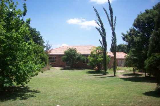 1 Bedroom garden cottage for rent R4600 water amp lights included.Furnished or unfurnished