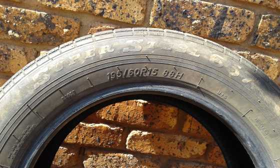 1 x 19560R15 tyre for sale