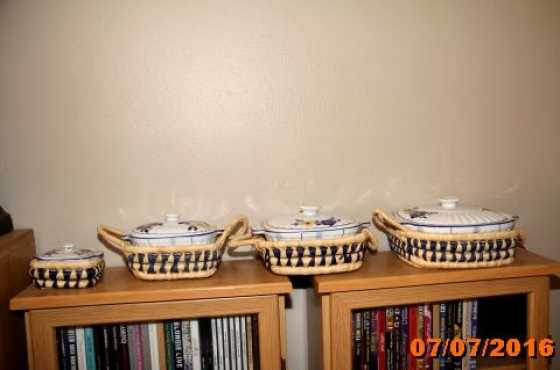 10 Casserole bowls for sale for R500