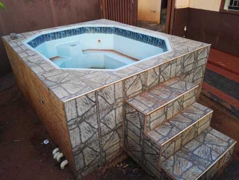 10 Seater Jacuzzi