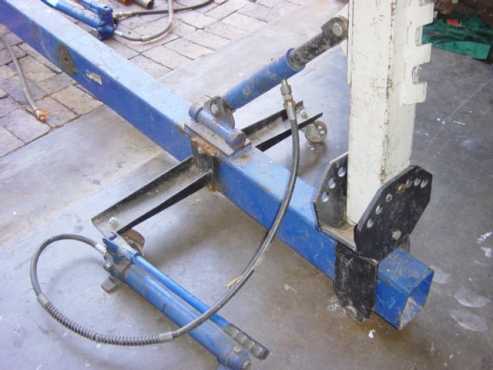 10 Ton Frame Straighener