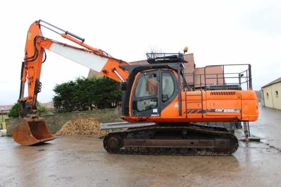 10 tonnes Dosan DX255 excavator machine