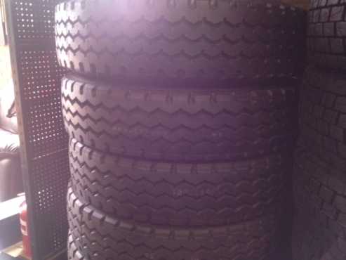 11R.22.5  amp  11.00.20 NEW RETREADED TYRES(R1900)