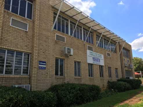 1220m2 FACTORY  WAREHOUSE FOR SALE IN A SECURE INDUSTRIAL PARK IN MIDRAND