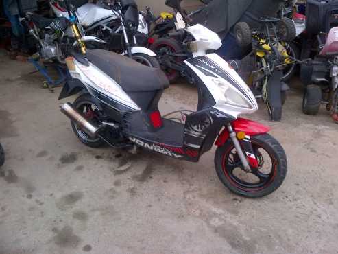 125 JONWAY SCOOTER R4250 MIDRAND BIKES SA