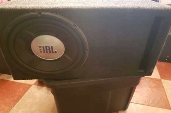 12quot JBL Sub in bass box and 5400W