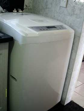 13kg LG washing machine for sale owner relocating