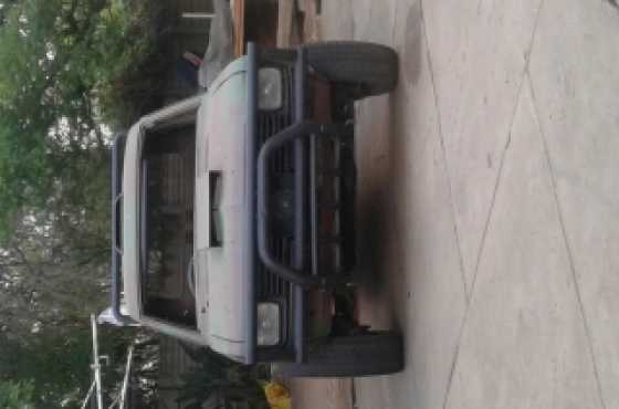 1400 V6 bakkie to swop