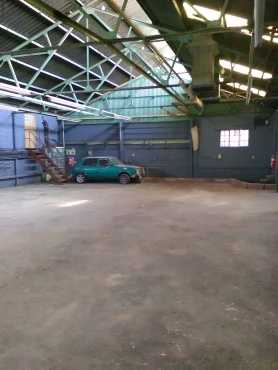 1400m2 factory with yard to let in Alrode