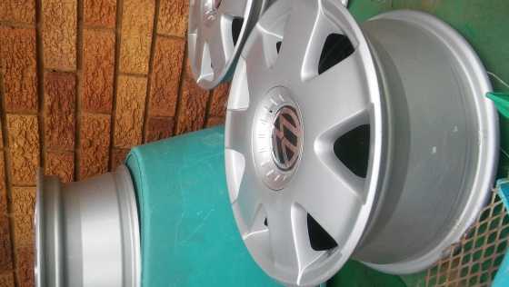 14quot Polo Mag wheels for sale still in good condistion R3000