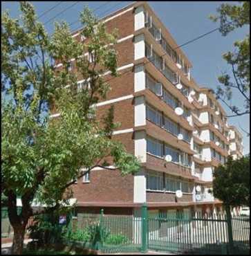 1,5 Bedroom Flat In Bourke Str, Sunnyside, For Sale