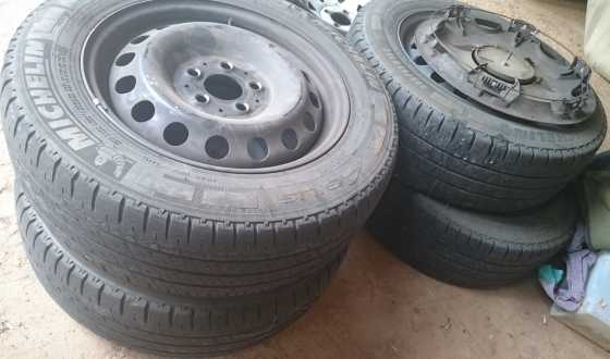 16 Michelin tyres x 4  R400 each