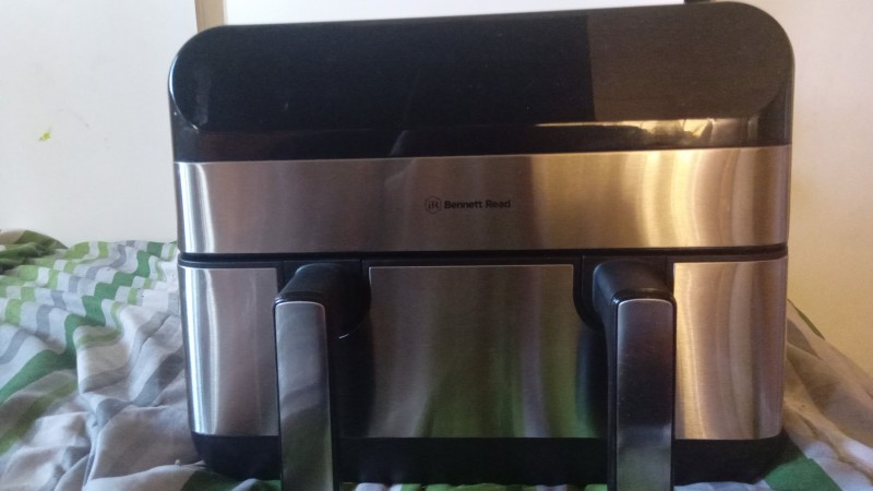 Selling my BENNETT READ 9.7L AIR FRYER