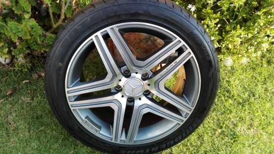 17quot AMG mercedes rims brand new with new tyres R10,000