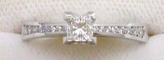 18Ct white gold Princess cut