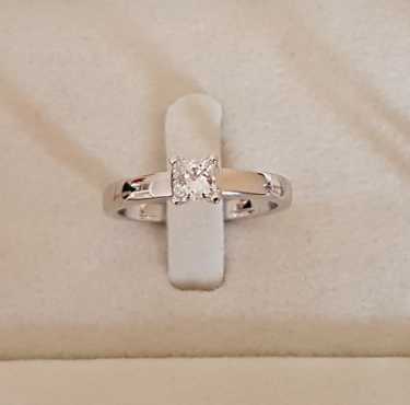 18ct White Gold Solitaire Princess Cut Diamond Ring