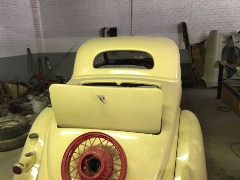 1935 Ford coupe 5window flat top V8