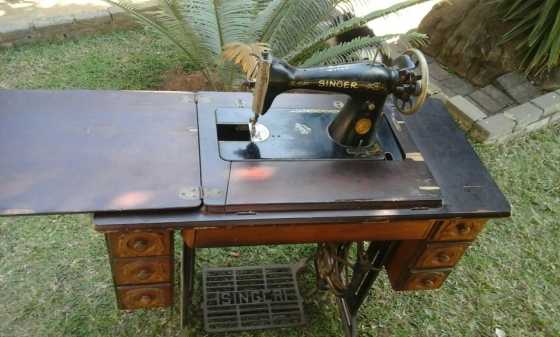 1937 Singer Sewing Machine