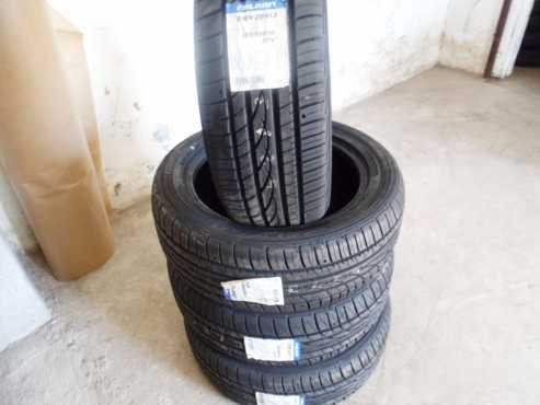 19555R16 FALKEN 912 TYRE (EACH)