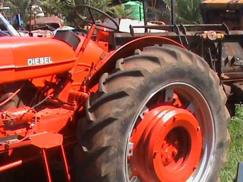 1959 McCormick B450 Tractor