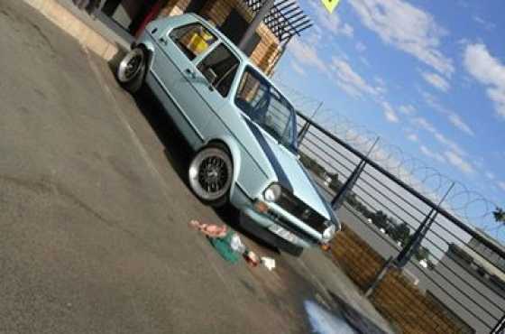 1978 model Golf 18blok 2.5caraval pistons head is geflow 276cam