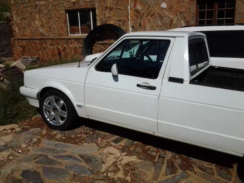 1985 2.0 lt full injection Vw Caddy Bakkie  URGENT SALE