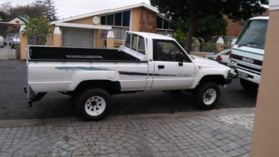1985 Toyota Hilux 2.4D in a good condition