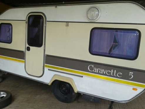 1986 Caravette 5 in very good condition