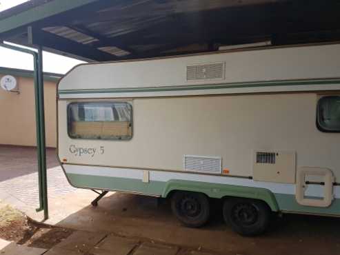 1989 gypsey 5 double axle good condition