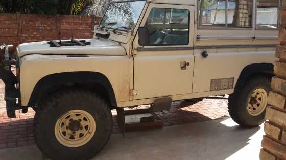 1990 Land Rover Defender