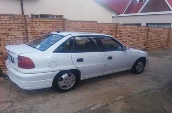 1993 1800 opel astra .