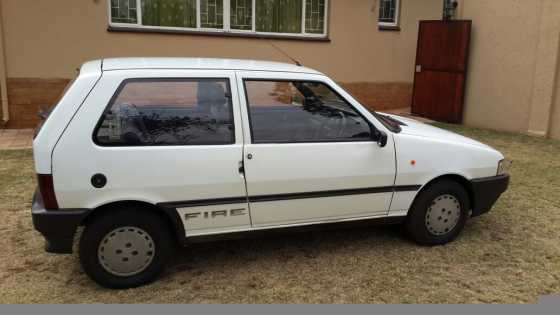 1993 Fiat Uno Fire R22500.00