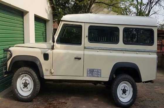 1994, 2.5 TDI. All original Land Rover Defender