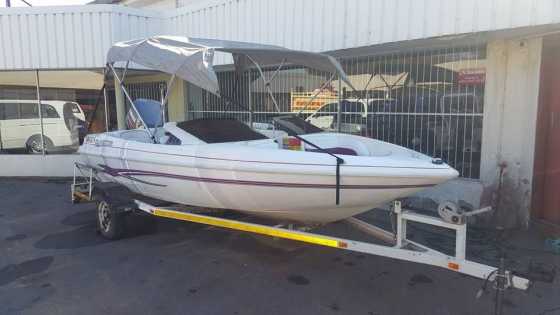 1995 Glastron Boat v4 130 Yamaha motor