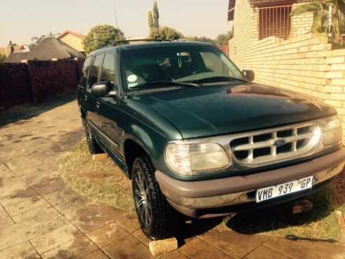 1996 Ford Explorer 4L V6 XLT Automatic - Left Hand Drive