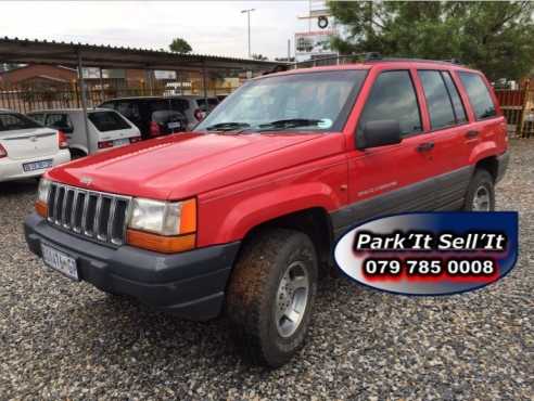 1996 Jeep Grand Cherokee 4.7L Laredo.