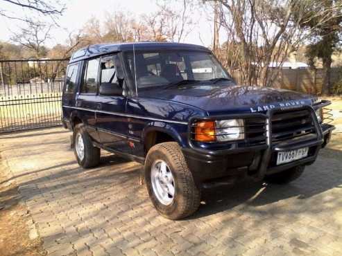 1996 Land Rover Discovery SUV blue