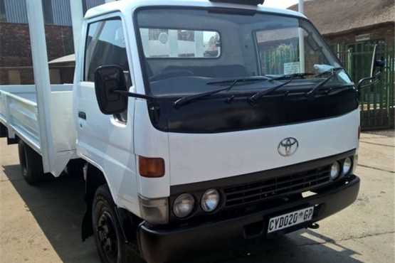 1997 TOYOTA DYNA 6-104 dropside truck  for sale in excellent condition