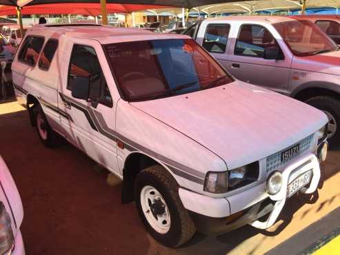 1998 Isuzu KB 230 Petrol SCab Bakkie