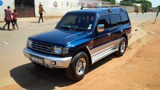 1998 Mitsubishi Pajero Stationwagon