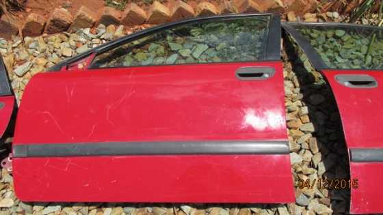 1998 Volvo V40 left front door shell