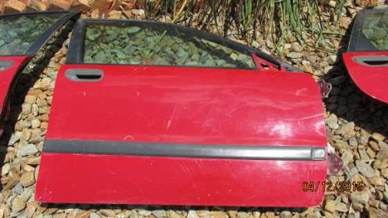 1998 Volvo V40 right front door shell