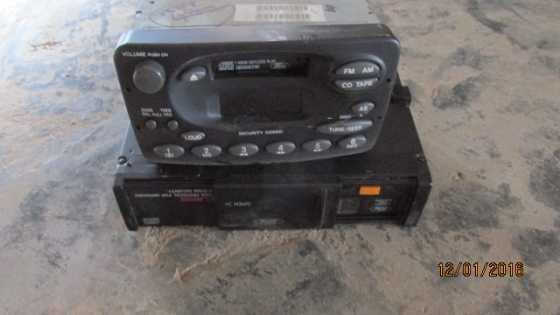 1999 Ford Fairmont radio amp Shuttle