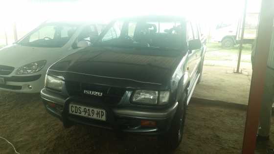 1999 Isuzu kb320 v6 lx dc manual