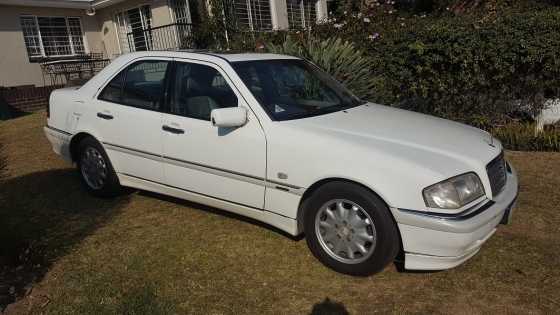 1999 Mercedes-Benz C-Class Sedan READ