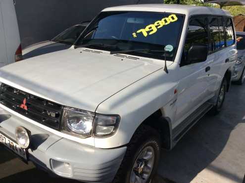 1999 Mitsubishi pajero 3.5 gls V6-quotblister fenderquot