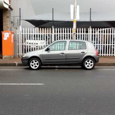 1999 Renault Clio - A MUST SEE-